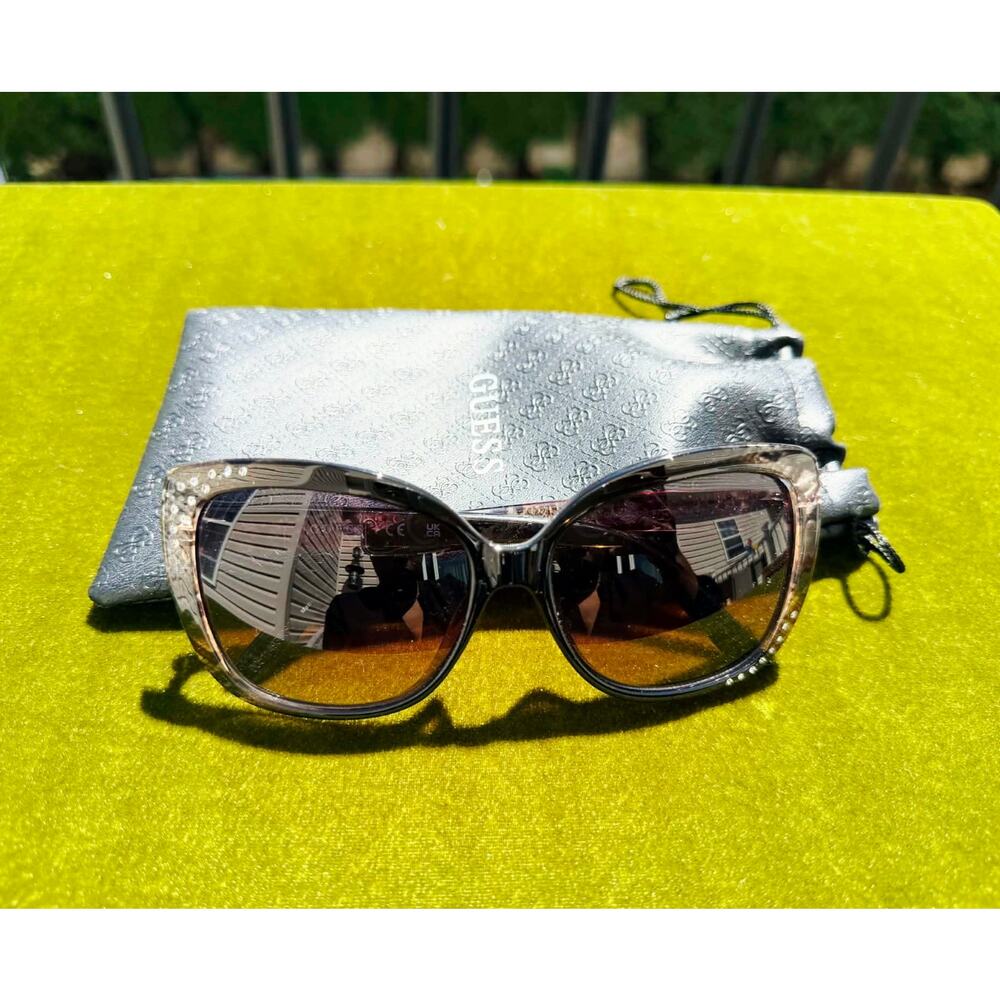 ✨ GLAMOUR ALERT: NEW Guess Factory Rhinestone Butterfly Sunglasses ✨ - Picture 6 of 7